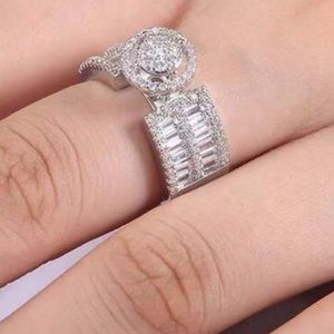 Cubic zirconia very‎ sparkly and shiny beautiful piece